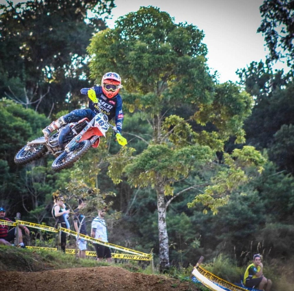 Gabriel Mielke pilota desde os 3 anos. Foto: Divulgação