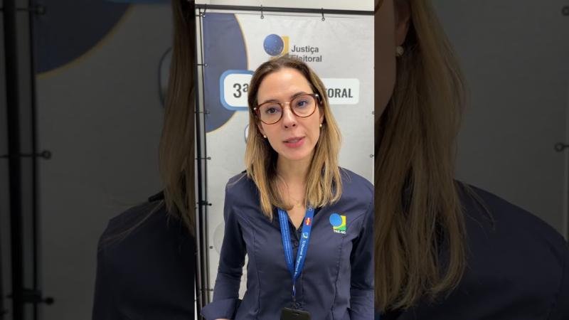 Vídeo: Eleitora não encontra nome na lista de votação em escola de Blumenau