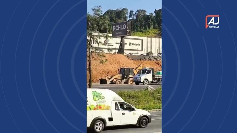 Vazamento de gás provoca evacuação de shopping e interdita a BR-470 em Blumenau