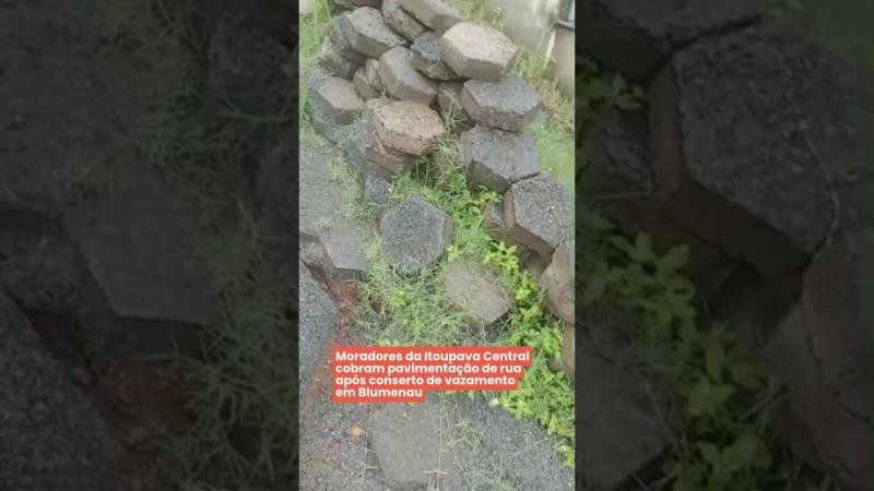 Moradores da Itoupava Central cobram pavimentação de rua após conserto de vazamento em Blumenau