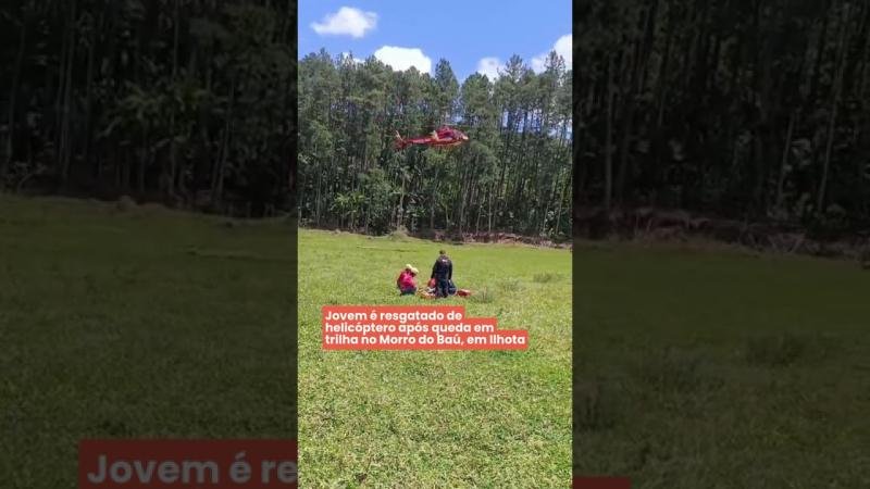 Jovem é resgatado de helicóptero após queda em trilha no Morro do Baú, em Ilhota