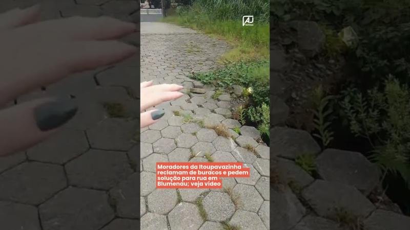 Moradores da Itoupavazinha reclamam de buracos e pedem solução para rua em Blumenau; veja vídeo