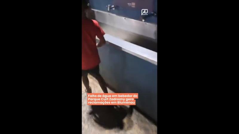 Falta de água em bebedor do Parque Curt Zadrozny gera reclamações em Blumenau
