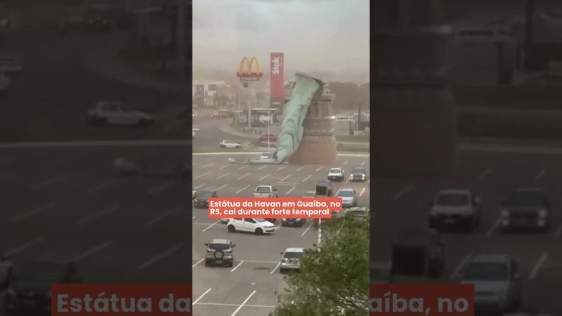 Estátua da Havan em Guaíba, no RS, cai durante forte temporal