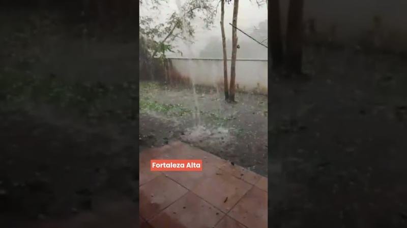 Vídeo: Chuva forte e repentina provoca granizo nesta terça-feira em Blumenau