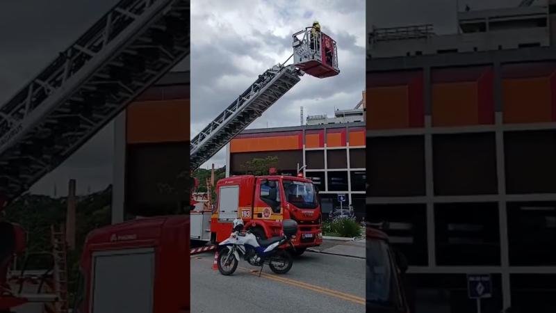 Fumaça após curto-circuito mobiliza bombeiros em colégio de Blumenau