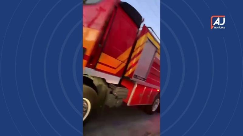 Imóvel pega fogo no bairro Tribess em Blumenau e bombeiros são acionados