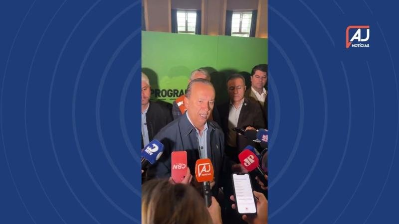 Em Blumenau, Jorginho Mello fala em modernização e nega saída da central de emergências